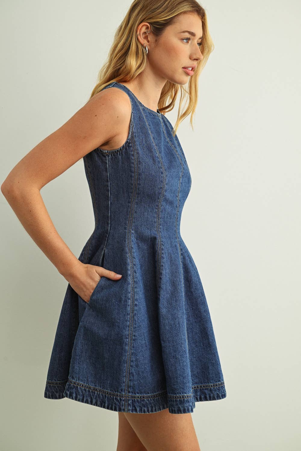 SLEEVELESS DENIM SHORT MIDI DRESS
